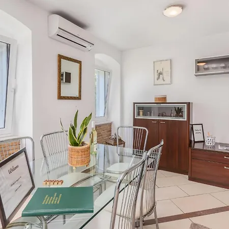 Appartement Beautiful In With Wifi Rijeka